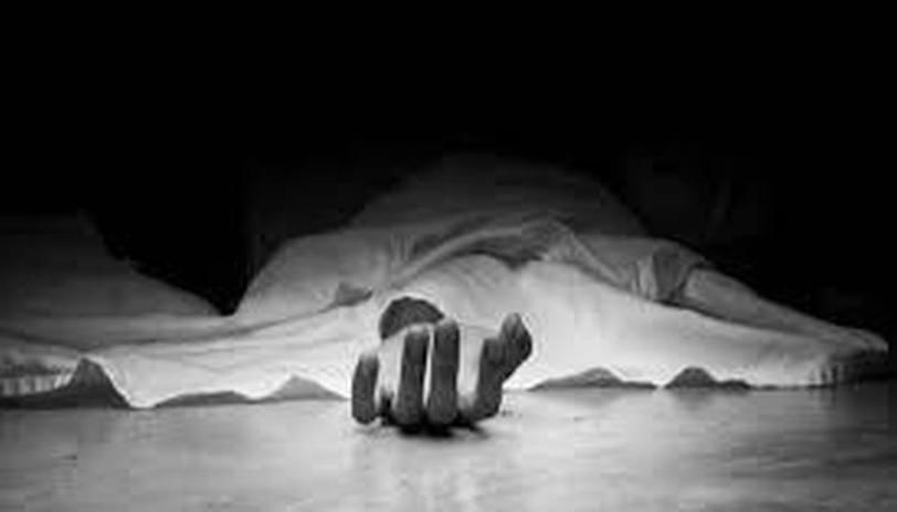 गाजियाबाद में पति-पत्नी और बच्चों की चार लाशें घर में मिली, मरने से पहले दीवार पर लिखा ये सुसाइड नोट गाजियाबाद में पति-पत्नी और बच्चों की चार लाशें घर में मिली, मरने से पहले दीवार पर लिखा ये सुसाइड नोट