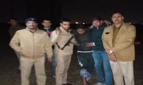 25 हजार के ईनामी बदमाश को पुलिस ने किया गिरफ्तार, कब्जे से एक सैन्ट्रो कार व अवैध हथियार बरामद 25 हजार के ईनामी बदमाश को पुलिस ने किया गिरफ्तार, कब्जे से एक सैन्ट्रो कार व अवैध हथियार बरामद