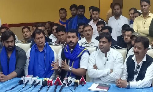 ग्रेटर नोएडा में भीम आर्मी प्रमुख एडवोकेट चंद्रशेखर आजाद की मौजूदगी में गुर्जर समाज के सैकड़ों लोगों ने ली भीम आर्मी की सदस्यता ग्रेटर नोएडा में भीम आर्मी प्रमुख एडवोकेट चंद्रशेखर आजाद की मौजूदगी में गुर्जर समाज के सैकड़ों लोगों ने ली भीम आर्मी की सदस्यता