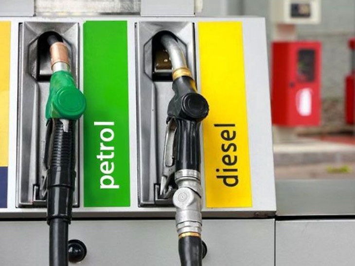 Petrol-Diesel Price: हर दिन अपने ही रिकॉर्ड तोड़ रहा पेट्रोल-डीजल, जानिए आज अपने शहर का भाव Petrol-Diesel Price: हर दिन अपने ही रिकॉर्ड तोड़ रहा पेट्रोल-डीजल, जानिए आज अपने शहर का भाव
