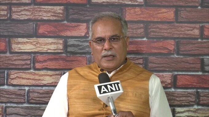 छत्तीसगढ़ के मुख्यमंत्री भूपेश बघेल ने कहा, चिकन खाने से नहीं फैलता कोरोना वायरस, यह तो केवल.... छत्तीसगढ़ के मुख्यमंत्री भूपेश बघेल ने कहा, चिकन खाने से नहीं फैलता कोरोना वायरस, यह तो केवल....