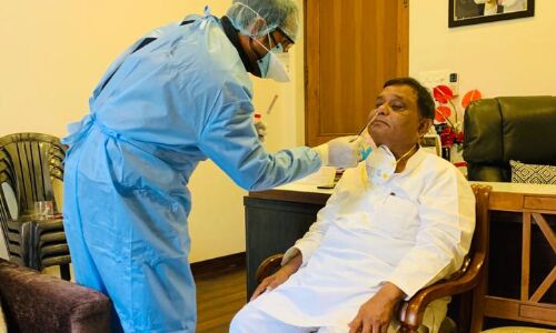 गाजियाबाद: मंत्री अतुल गर्ग ने कराया अपना कोरोना टेस्ट गाजियाबाद: मंत्री अतुल गर्ग ने कराया अपना कोरोना टेस्ट