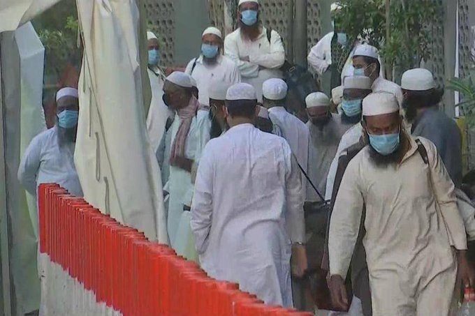 नोएडा में 17 लोग तबलीगी जमात के नहीं, पहले से मस्जिद में रह रहे थे नोएडा में 17 लोग तबलीगी जमात के नहीं, पहले से मस्जिद में रह रहे थे