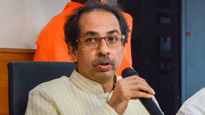 मातोश्री के पास कोरोना का मरीज मिलते ही सीएम उद्धव ठाकरे के उड़े होश मातोश्री के पास कोरोना का मरीज मिलते ही सीएम उद्धव ठाकरे के उड़े होश