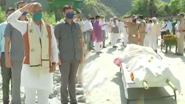 ऋषिकेश में गंगा तट पर हुआ सीएम योगी के पिता का अंतिम संस्कार, मौजूद रहे मुख्यमंत्री त्रिवेंद्र रावत ऋषिकेश में गंगा तट पर हुआ सीएम योगी के पिता का अंतिम संस्कार, मौजूद रहे मुख्यमंत्री त्रिवेंद्र रावत