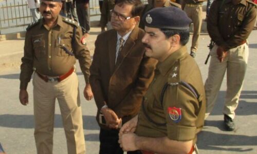 गाजियाबाद पुलिस की बड़ी कार्यवाही, 1 ही दिन में खोली दी 106 आदतन अपराधियों की हिस्ट्रीशीट गाजियाबाद पुलिस की बड़ी कार्यवाही, 1 ही दिन में खोली दी 106 आदतन अपराधियों की हिस्ट्रीशीट