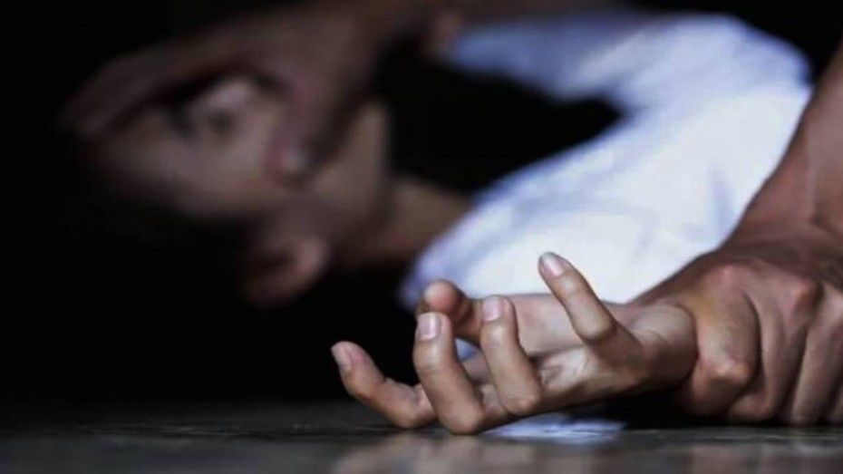 नोएडा: वीडियो वायरल करने की धमकी देकर नाबालिग से करते रहे रेप, 2 गिरफ्तार नोएडा: वीडियो वायरल करने की धमकी देकर नाबालिग से करते रहे रेप, 2 गिरफ्तार