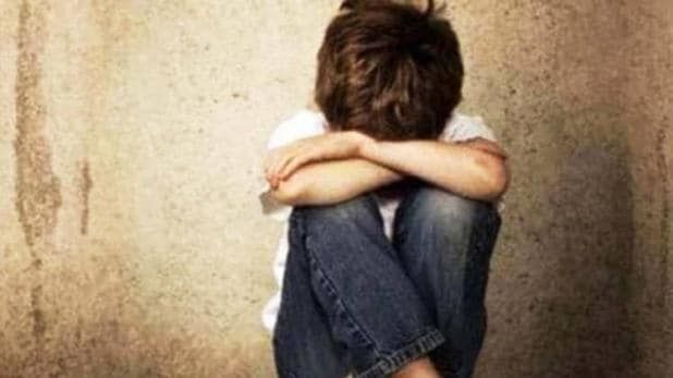 देहरादून के बोर्डिंग स्कूल में बच्चे के साथ वॉर्डन ने की शर्मनाक हरकत देहरादून के बोर्डिंग स्कूल में बच्चे के साथ वॉर्डन ने की शर्मनाक हरकत