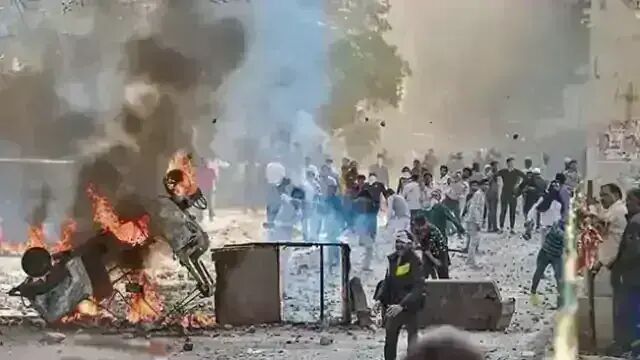 दिल्ली दंगों पर किताब और भगवा राजनीति का कच्चा चिट्ठा दिल्ली दंगों पर किताब और भगवा राजनीति का कच्चा चिट्ठा