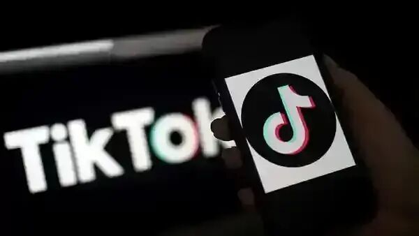 Google प्ले स्टोर से हटने के बाद TikTok का आया पहला बयान, जानिए क्या कहा Google प्ले स्टोर से हटने के बाद TikTok का आया पहला बयान, जानिए क्या कहा