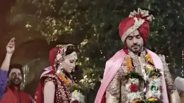 गौतम गुलाटी ने शेयर की उर्वशी रौतेला के साथ शादी की फोटो, कहा- मुबारक नहीं बोलोगे? गौतम गुलाटी ने शेयर की उर्वशी रौतेला के साथ शादी की फोटो, कहा- मुबारक नहीं बोलोगे?