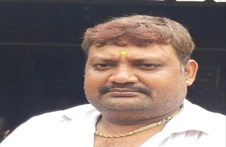 भाजपा जिला महामंत्री और सांसद प्रतिनिधि जयवर्धन सिंह की भरे बाजार गोली मारकर हत्या भाजपा जिला महामंत्री और सांसद प्रतिनिधि जयवर्धन सिंह की भरे बाजार गोली मारकर हत्या