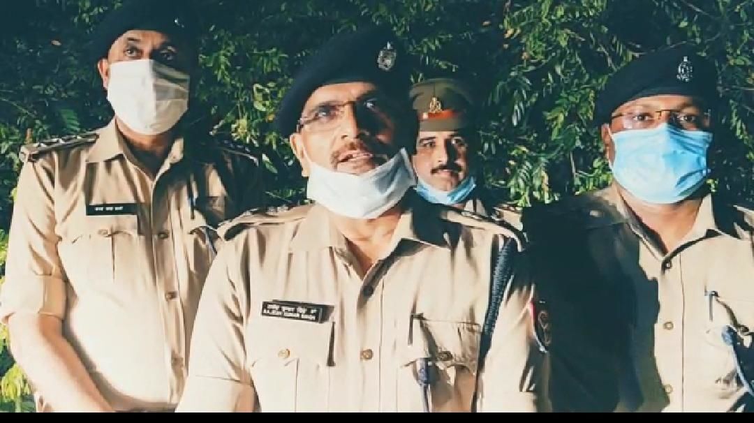 नोएडा में पुलिस मुठभेड़ में शातिर चोर गिरफ्तार नोएडा में पुलिस मुठभेड़ में शातिर चोर गिरफ्तार