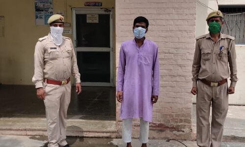 नोएडा में हवसी बाप गिरफ्तार, एक महीने से बेटी के साथ बना रहा था अवैध संबंध! नोएडा में हवसी बाप गिरफ्तार, एक महीने से बेटी के साथ बना रहा था अवैध संबंध!