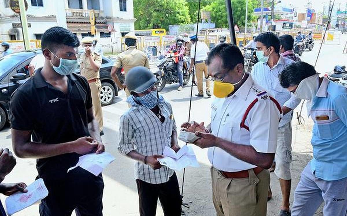 झारखंड: मास्क नहीं पहना तो लगेगा एक लाख का जुर्माना, Lockdown का उल्लंघन करने पर दो साल की जेल झारखंड: मास्क नहीं पहना तो लगेगा एक लाख का जुर्माना, Lockdown का उल्लंघन करने पर दो साल की जेल