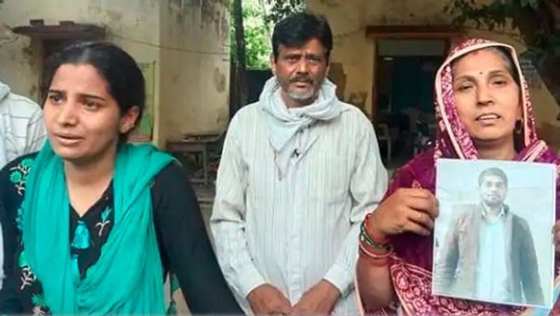 कानपुर में लैब असिस्टेंट की फिरौती देने के बाद भी हत्या, दोस्तों ने किया था अपहरण, परिजनों ने कहा- पुलिस जिम्मेदार कानपुर में लैब असिस्टेंट की फिरौती देने के बाद भी हत्या, दोस्तों ने किया था अपहरण, परिजनों ने कहा- पुलिस जिम्मेदार