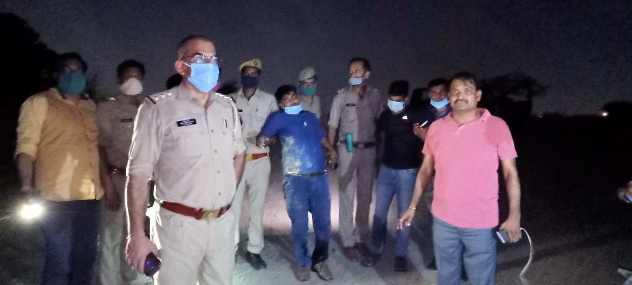 नोएडा में पुलिस से बदमाशों की मुठभेड़, तीन बदमाश हुए गिरफ्तार नोएडा में पुलिस से बदमाशों की मुठभेड़, तीन बदमाश हुए गिरफ्तार