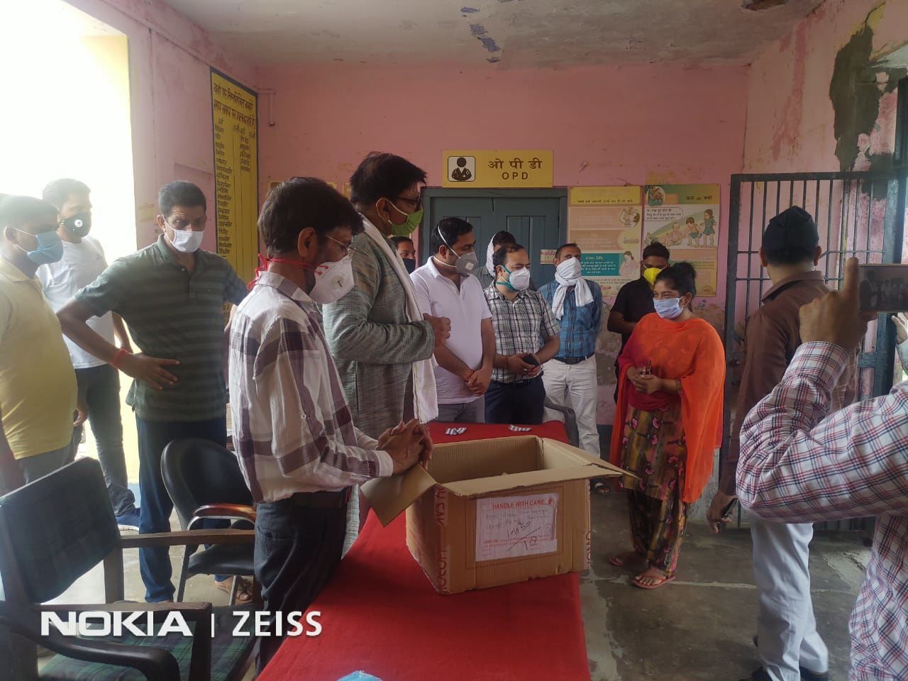 होम्योपैथिक विभाग गौतम बुद्ध नगर के आवाहन पर जेवर विधायक धीरेन्द्र सिंह ने किया आर्सेनिक एल्बम 30 का वितरण होम्योपैथिक विभाग गौतम बुद्ध नगर के आवाहन पर जेवर विधायक धीरेन्द्र सिंह ने किया आर्सेनिक एल्बम 30 का वितरण