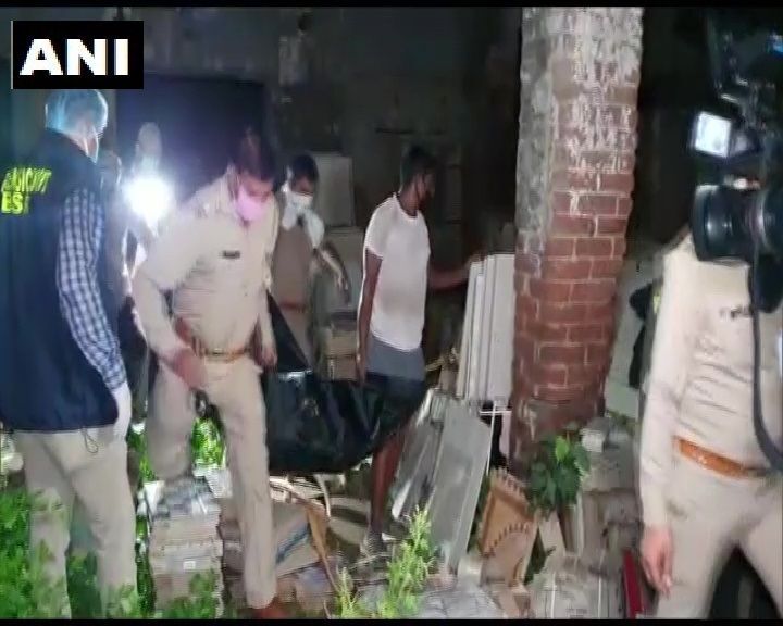 बुलंदशहर के गायब वकील धर्मेंद्र चौधरी का अधजला शव हुआ बरामद बुलंदशहर के गायब वकील धर्मेंद्र चौधरी का अधजला शव हुआ बरामद