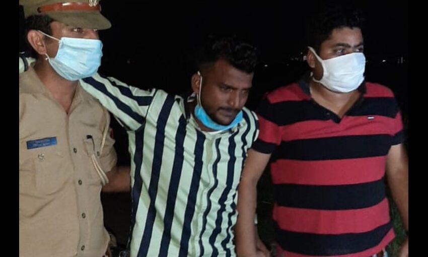 नोएडा: पुलिस मुठभेड़ में 25 हजार का इनामी बदमाश गिरफ्तार नोएडा: पुलिस मुठभेड़ में 25 हजार का इनामी बदमाश गिरफ्तार