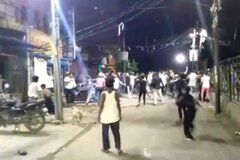 कानपुर: मामूली विवाद में भिड़े दो समुदायों के लोग, जमकर हुई पत्थरबाजी कानपुर: मामूली विवाद में भिड़े दो समुदायों के लोग, जमकर हुई पत्थरबाजी