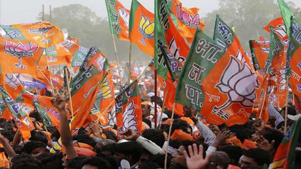 बीजेपी में दो नए चेहरे सुर्खियों में, एक नफरती राजा तो एक मैनेजमेंट गुरु! बीजेपी में दो नए चेहरे सुर्खियों में, एक नफरती राजा तो एक मैनेजमेंट गुरु!