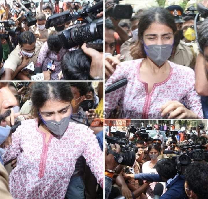 बेटी अगर समाज के भेडियों से बच गई तो धक्का मुक्की झेल लेगी बेटी अगर समाज के भेडियों से बच गई तो धक्का मुक्की झेल लेगी