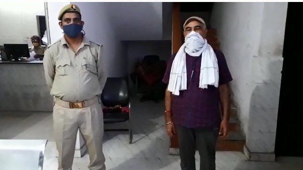 नोएडा में जीव के अवशेषों की खरीद फरोख्त के गिरोह का भंडाफोड़ नोएडा में जीव के अवशेषों की खरीद फरोख्त के गिरोह का भंडाफोड़