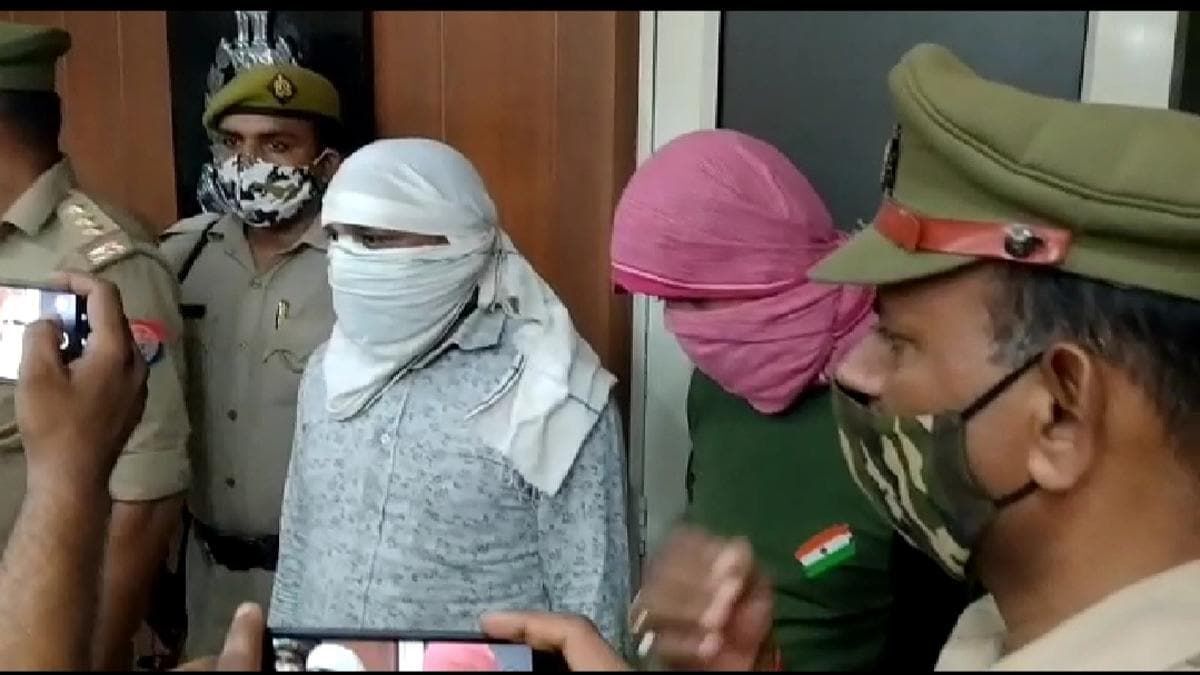 नोएडा पुलिस ने किया खुलासा : इंतकाम में डबल मर्डर, भाई की हत्या का बदला हत्या कर लिया नोएडा पुलिस ने किया खुलासा : इंतकाम में डबल मर्डर, भाई की हत्या का बदला हत्या कर लिया