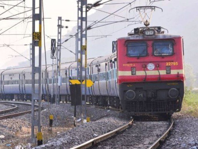 Indian Railways News: 21 सितंबर से चलेंगी क्लोन ट्रेन, रेलवे ने जारी की सूची Indian Railways News: 21 सितंबर से चलेंगी क्लोन ट्रेन, रेलवे ने जारी की सूची