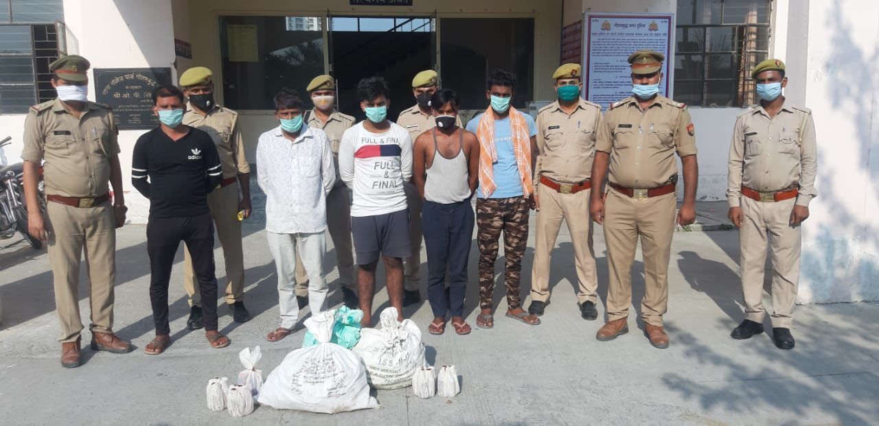 नोएडा : थाना नॉलेज पार्क पुलिस ने पांच शराब तस्करों को किया गिरफ्तार नोएडा : थाना नॉलेज पार्क पुलिस ने पांच शराब तस्करों को किया गिरफ्तार