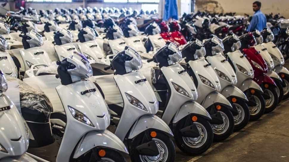 सिर्फ 1 रुपये के पेमेंट पर ले जाएं स्कूटी या बाइक, इस बैंक ने दी सुविधा सिर्फ 1 रुपये के पेमेंट पर ले जाएं स्कूटी या बाइक, इस बैंक ने दी सुविधा