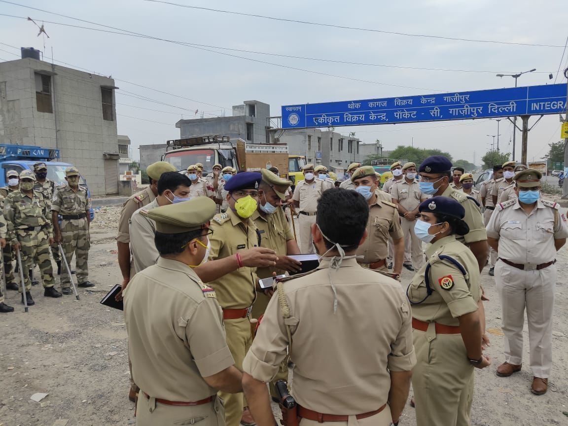 अपराधियों पर शिकंजा कसने के लिए पुलिस आयुक्त आलोक सिंह का ऑपरेशन प्रहार अपराधियों पर शिकंजा कसने के लिए पुलिस आयुक्त आलोक सिंह का ऑपरेशन प्रहार