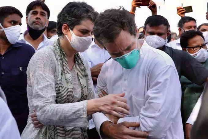 नोएडा में राहुल प्रियंका समेत दो सौ से ज्यादा कांग्रेसियों के खिलाफ मुकद्दमा दर्ज नोएडा में राहुल प्रियंका समेत दो सौ से ज्यादा कांग्रेसियों के खिलाफ मुकद्दमा दर्ज