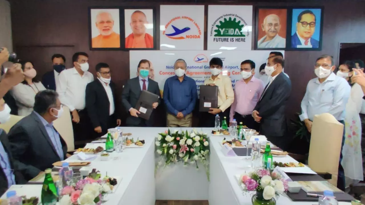 नोएडा इंटरनेशनल एयरपोर्ट के लिए शासन के आला अफसरों की मौजूदगी में हुआ कंसट्रकशन एग्रीमेंट नोएडा इंटरनेशनल एयरपोर्ट के लिए शासन के आला अफसरों की मौजूदगी में हुआ कंसट्रकशन एग्रीमेंट