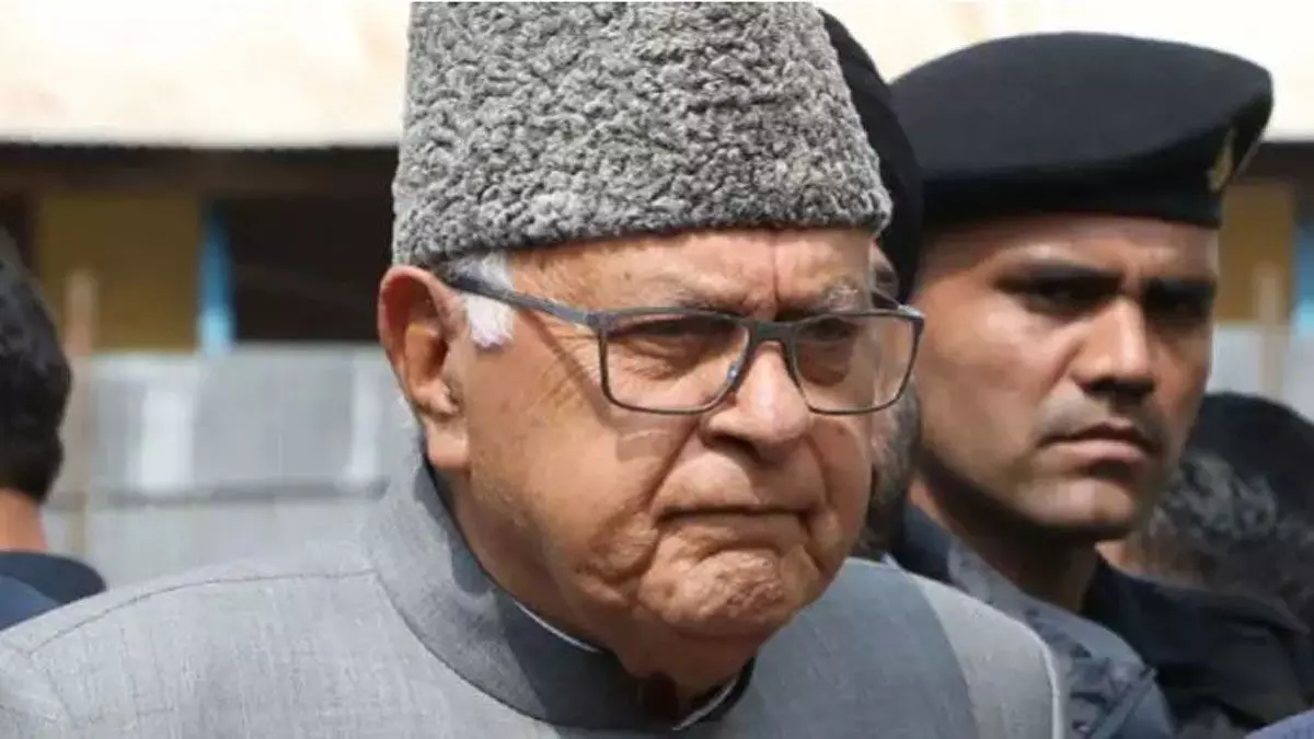 J&K : रोशनी घोटाले में फारुक अब्दुल्ला का भी नाम, सरकारी जमीन हड़पने का आरोप J&K : रोशनी घोटाले में फारुक अब्दुल्ला का भी नाम, सरकारी जमीन हड़पने का आरोप