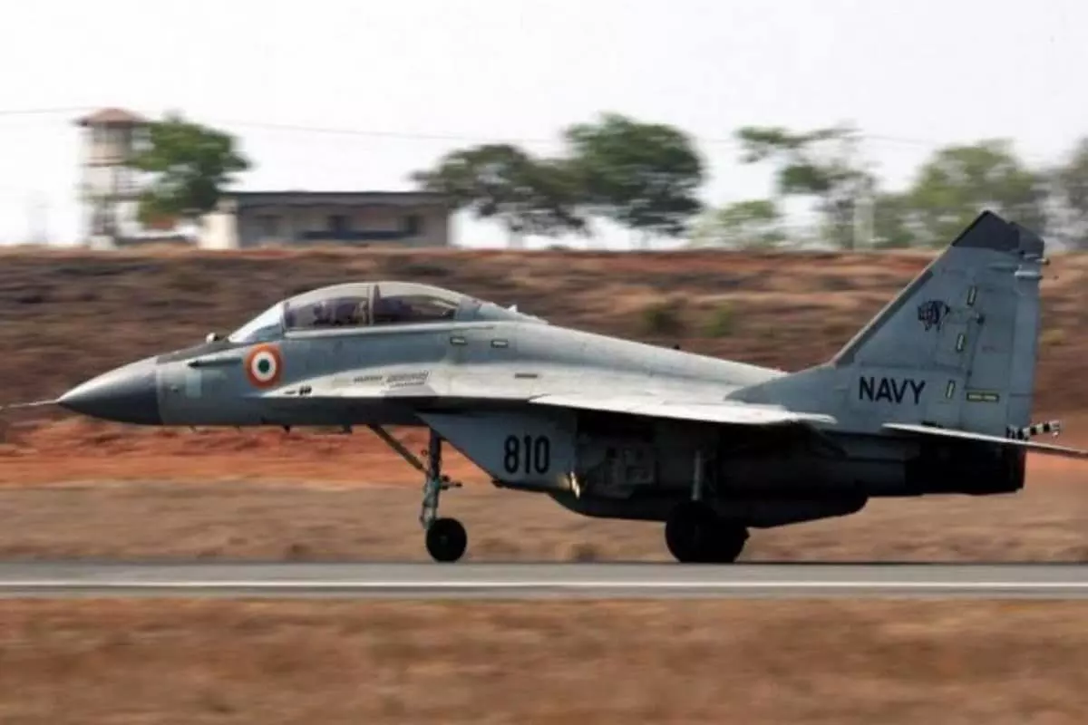 भारत का मिग-29K एयरक्राफ्ट क्रैश, एक पायलट लापता – नेवी ने दिए जांच के आदेश