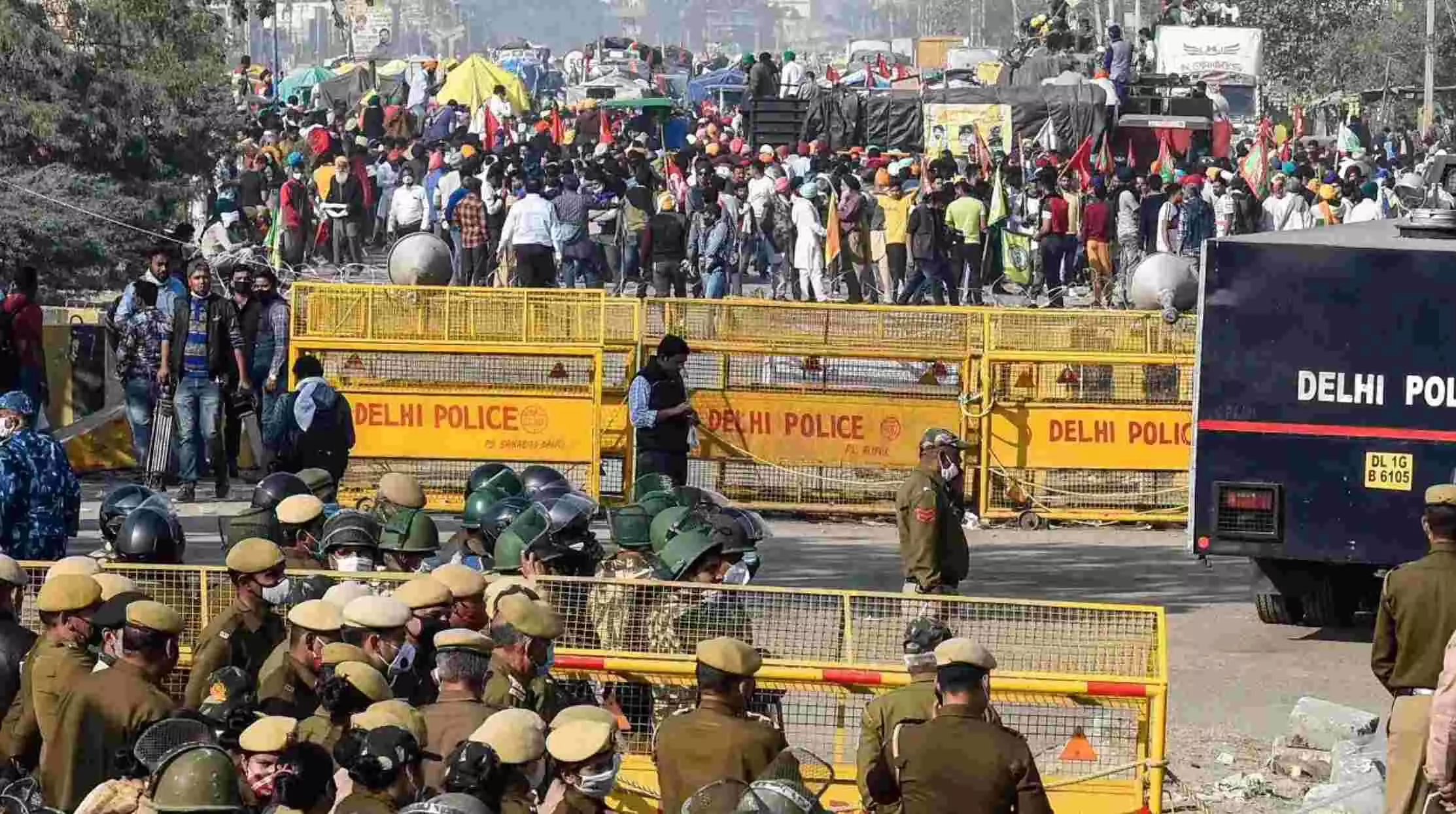 किसान आंदोलन: दिल्ली से हरियाणा और यूपी जाने के लिए कौन सा रास्ता खुला, जानें ट्रैफिक अपडेट्स किसान आंदोलन: दिल्ली से हरियाणा और यूपी जाने के लिए कौन सा रास्ता खुला, जानें ट्रैफिक अपडेट्स
