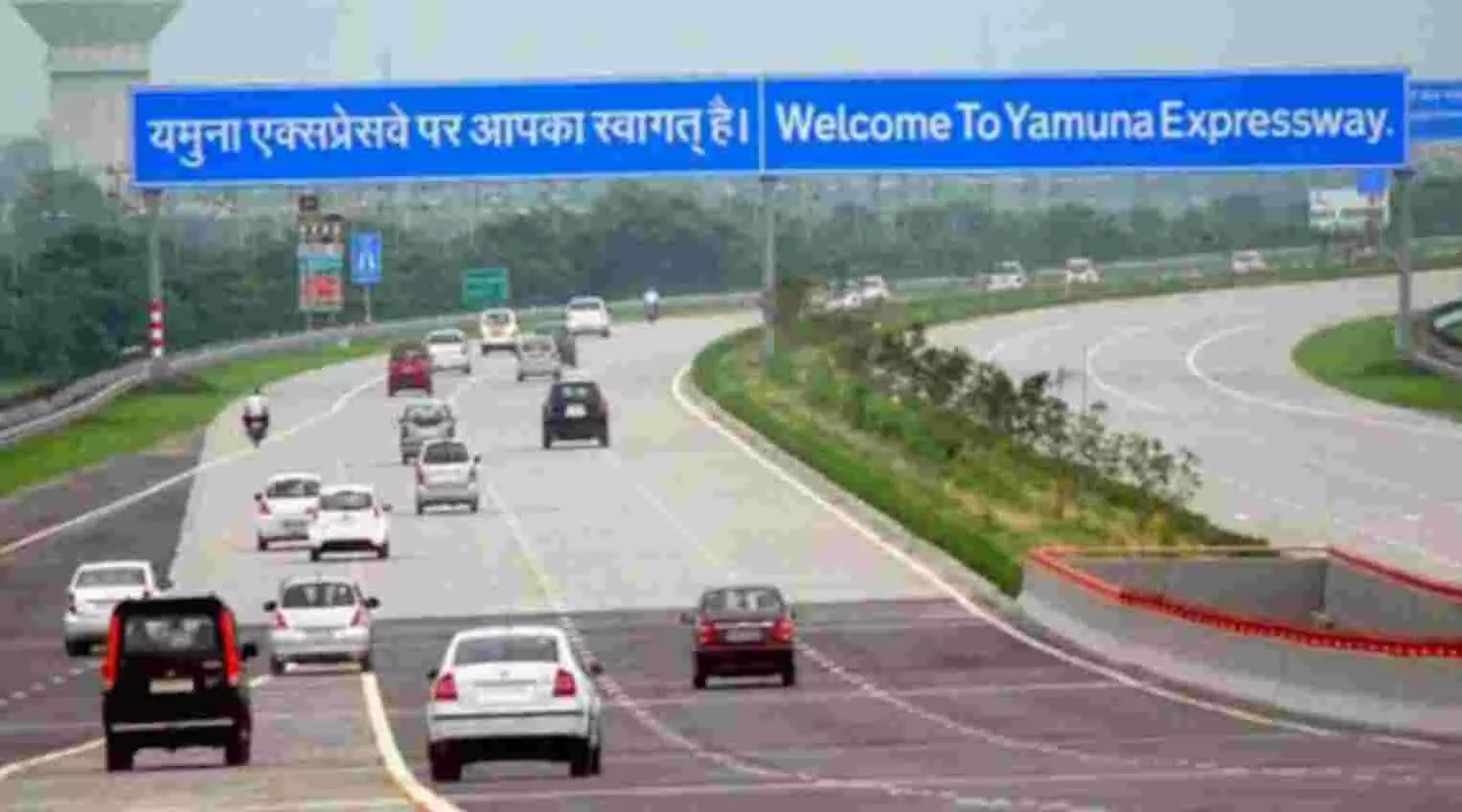 80 की स्पीड से ज्यादा गाड़ी चलाई तो कटेगा चलान, यमुना एक्सप्रेसवे पर 2 महीने के लिए नियम लागू 80 की स्पीड से ज्यादा गाड़ी चलाई तो कटेगा चलान, यमुना एक्सप्रेसवे पर 2 महीने के लिए नियम लागू