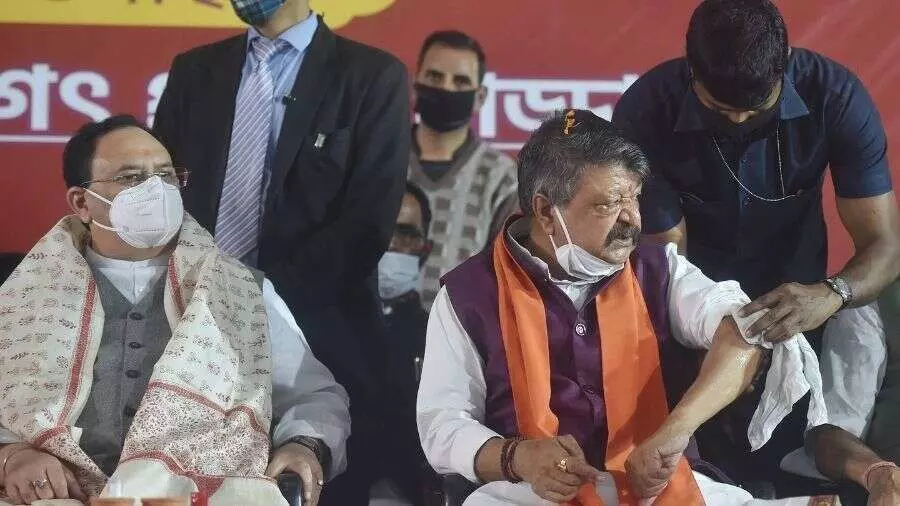 ममता बोलीं- नड्डा-फड्डा नौटंकियां करवाते हैं, BJP अध्यक्ष बोले- ये बंगाल नहीं, ममता के संस्कार हैं ममता बोलीं- नड्डा-फड्डा नौटंकियां करवाते हैं, BJP अध्यक्ष बोले- ये बंगाल नहीं, ममता के संस्कार हैं