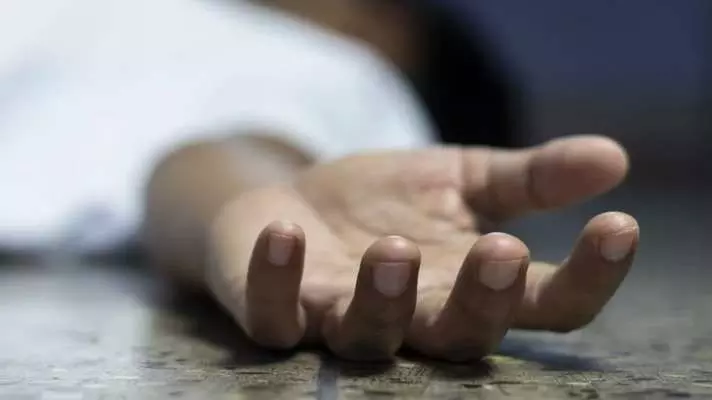 UP पुलिस का एक और कारनामा, मृतक चौराहे पर पी रहा था चाय, मचा हडकम्प UP पुलिस का एक और कारनामा, मृतक चौराहे पर पी रहा था चाय, मचा हडकम्प