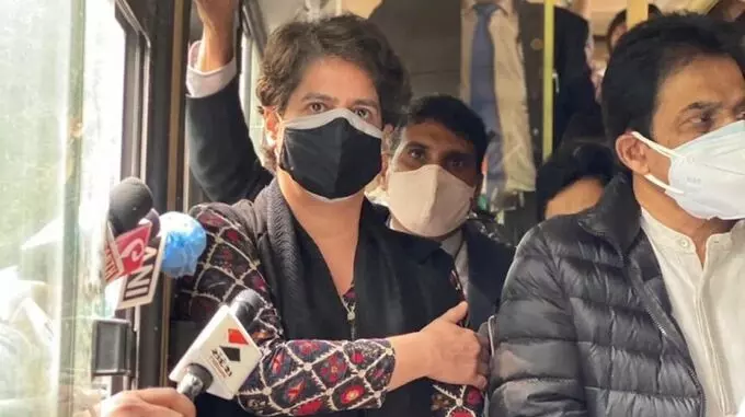 Priyanka Gandhi in Custody: दिल्ली पुलिस ने प्रियंका गांधी को हिरासत में लिया, तो राहुल ने दिया ये जबाब Priyanka Gandhi in Custody: दिल्ली पुलिस ने प्रियंका गांधी को हिरासत में लिया, तो राहुल ने दिया ये जबाब