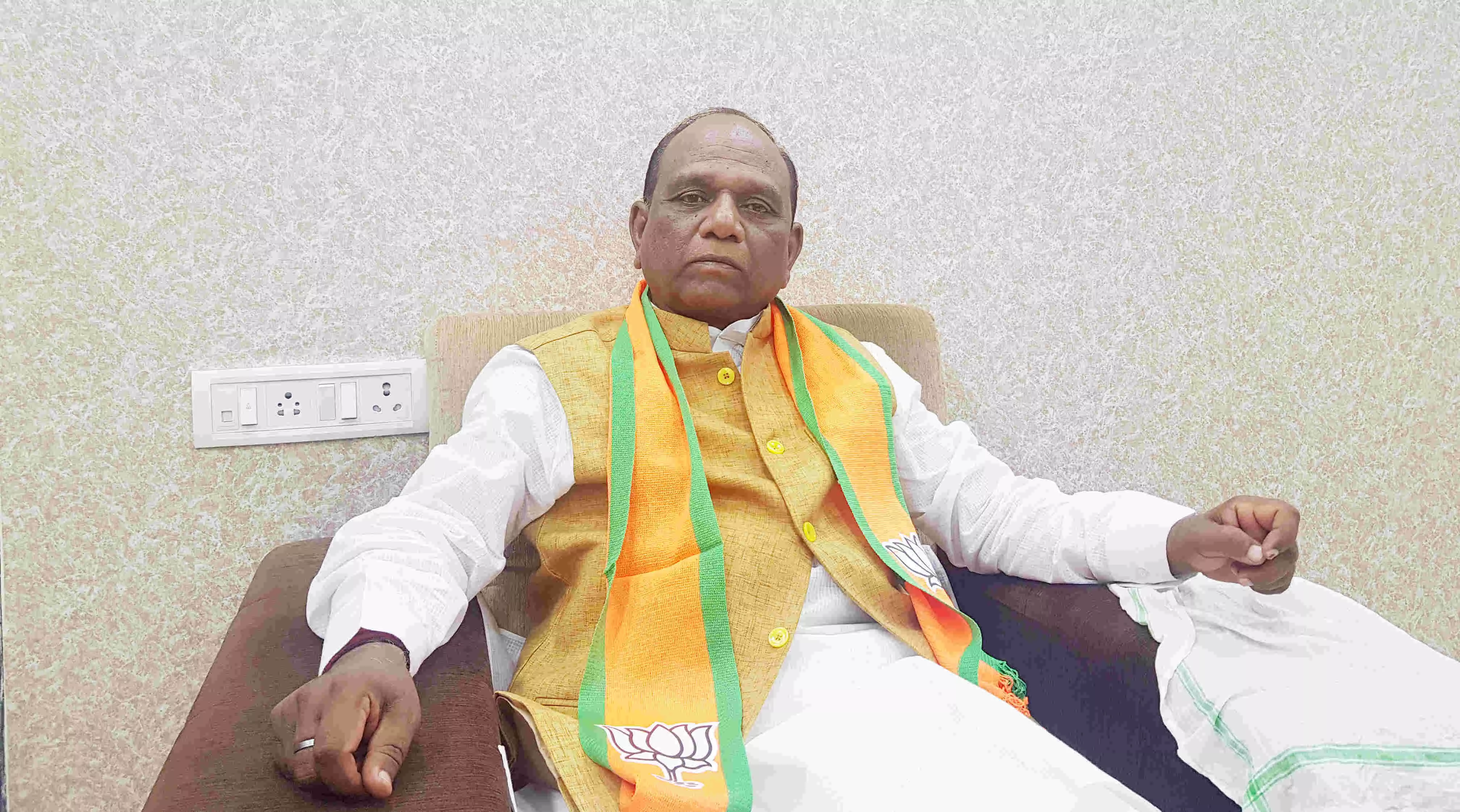 गुजरात में BJP को झटका, भरूच सांसद मनसुख वसावा ने छोड़ी पार्टी, सांसद पद से भी देंगे इस्तीफा गुजरात में BJP को झटका, भरूच सांसद मनसुख वसावा ने छोड़ी पार्टी, सांसद पद से भी देंगे इस्तीफा
