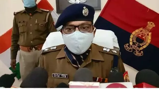 पुलिस व लुटेरों के बीच मुठभेड़ में 3 लुटेरे लूट के सामान समेत गिरफ्तार, 1 पुलिस अधिकारी व 2 लुटेरे हुए घायल