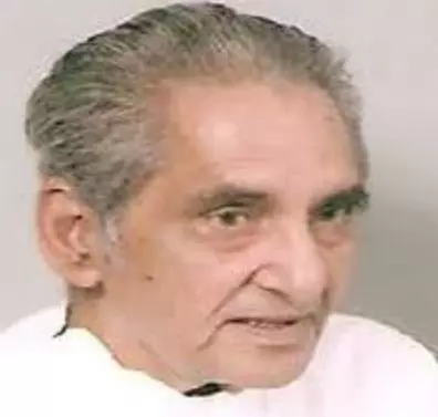 नीरज जी चलते-फिरते महाकाव्य थे - ज्ञानेन्द्र रावत नीरज जी चलते-फिरते महाकाव्य थे - ज्ञानेन्द्र रावत
