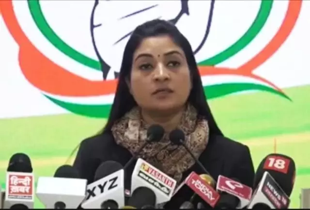 बदायूं गैंगरेप केस : कांग्रेस नेत्री अलका लांबा बोलीं, UP में महिलाओं से दरिंदगी पर चुप्पी तोड़ें स्मृति ईरानी बदायूं गैंगरेप केस : कांग्रेस नेत्री अलका लांबा बोलीं, UP में महिलाओं से दरिंदगी पर चुप्पी तोड़ें स्मृति ईरानी