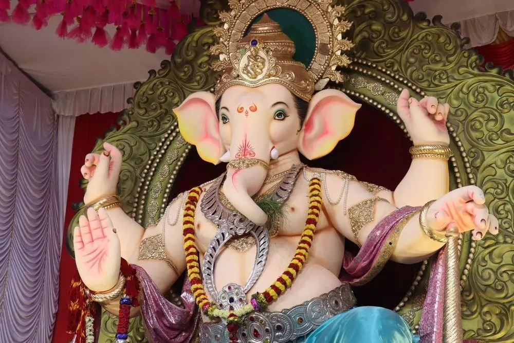 जब श्रीगणेश ने दिया राजा वरेण्य को गीता का ज्ञान जब श्रीगणेश ने दिया राजा वरेण्य को गीता का ज्ञान