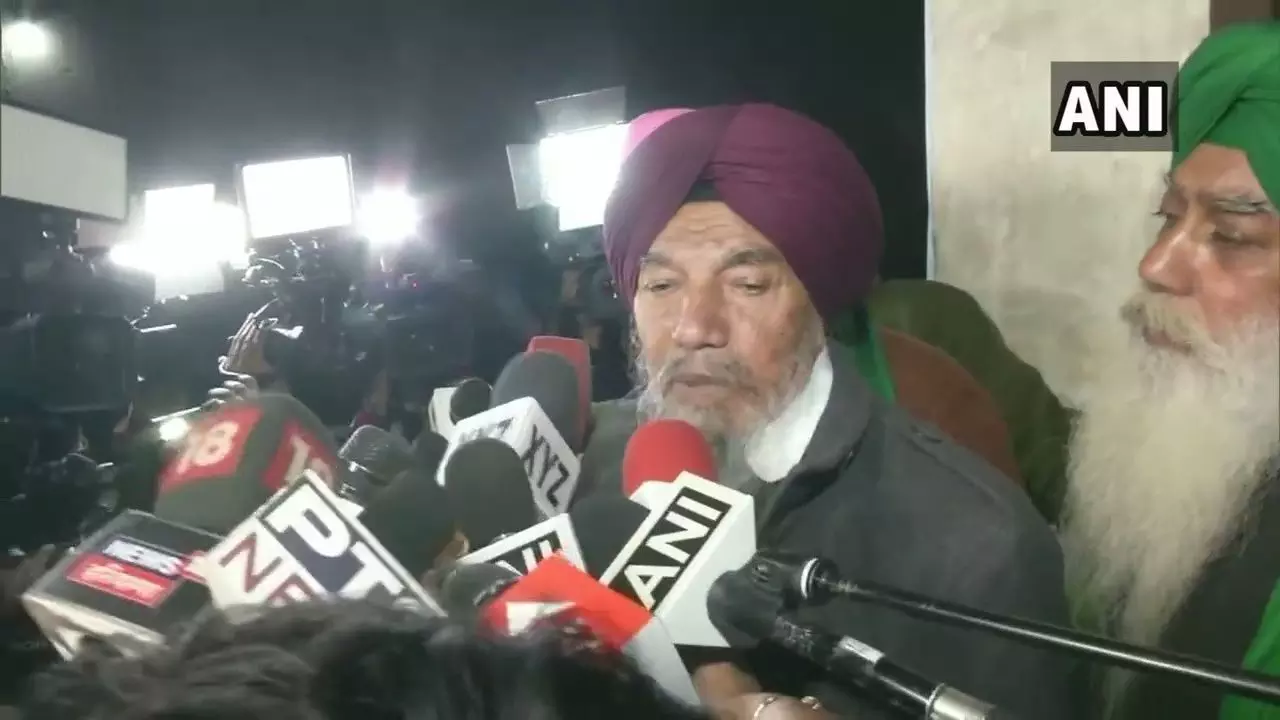 Farmers Protest: किसान संगठनों ने 11वें दौर की बातचीत से पहले खारिज किए केंद्र सरकार के प्रस्ताव Farmers Protest: किसान संगठनों ने 11वें दौर की बातचीत से पहले खारिज किए केंद्र सरकार के प्रस्ताव