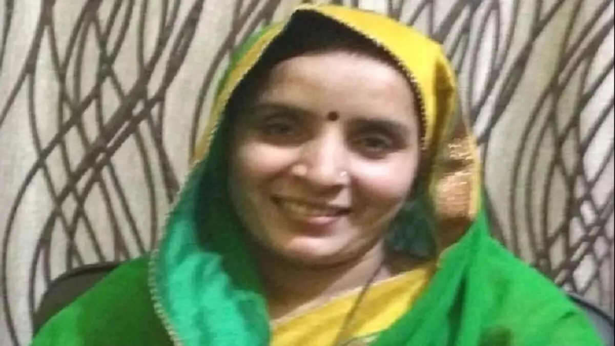 मुलायम की भतीजी और धर्मेंद्र यादव की बहन को BJP ने दिया टिकट मुलायम की भतीजी और धर्मेंद्र यादव की बहन को BJP ने दिया टिकट
