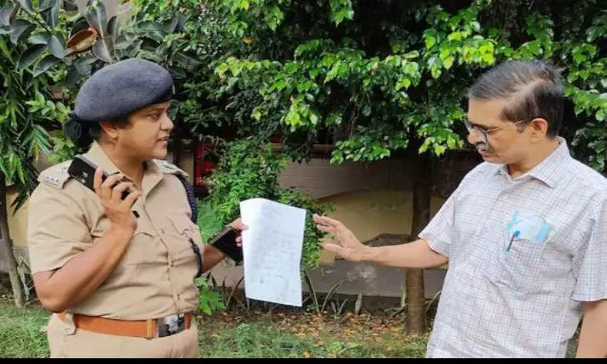 सीएम योगी के खिलाफ चुनाव लड़ने का ऐलान करने वाले पूर्व IPS अमिताभ ठाकुर हाउस अरेस्ट